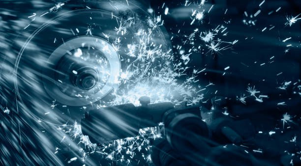 تفاوت تراشکاری منوال و تراشکاری CNC | کدام دستگاه تراش برای شما مناسب‌تر است؟